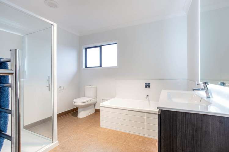 131 Alec Craig Way Gulf Harbour_18