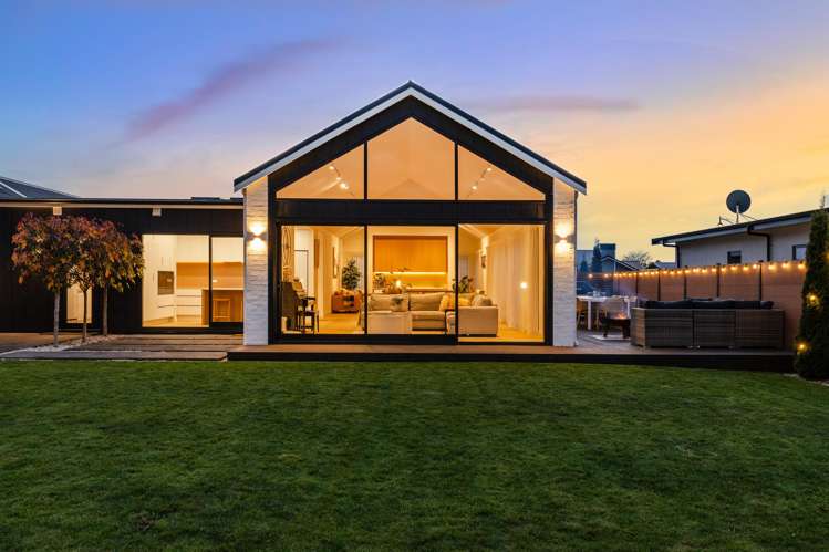24 Phoenix Palms Grove Levin_24