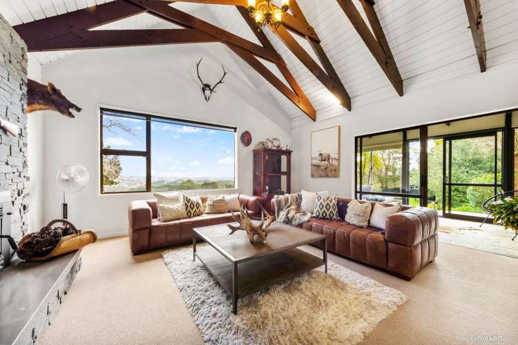 212 Ara-Kotinga Whitford_3