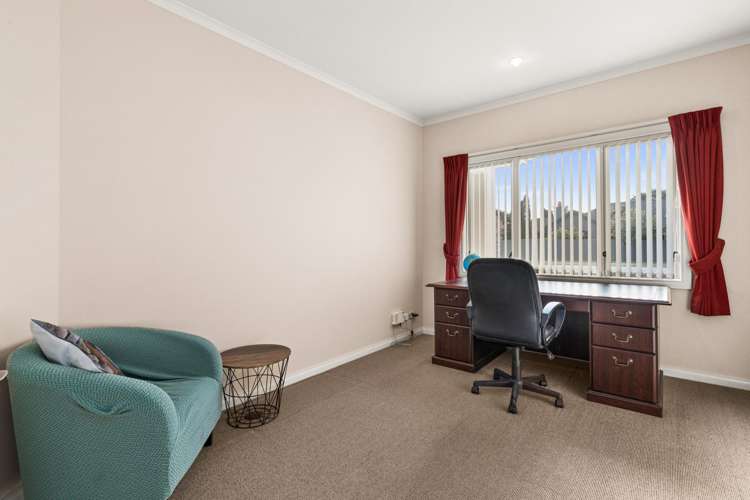2 Delta Mews Place Clive_9