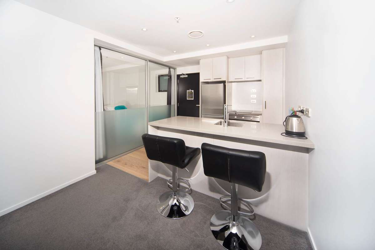 One bedroom & 1 flexi room in Queens Residence 3