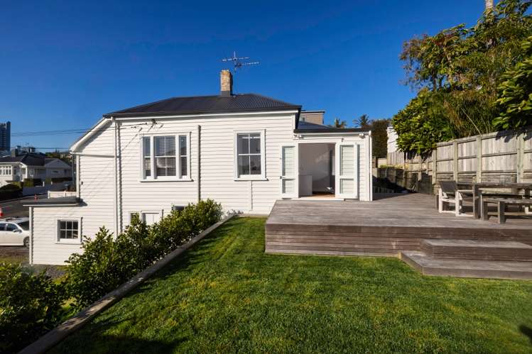 34 Lawrence Street 1685_15