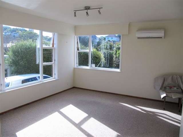 2/8 Reading Street Karori_2