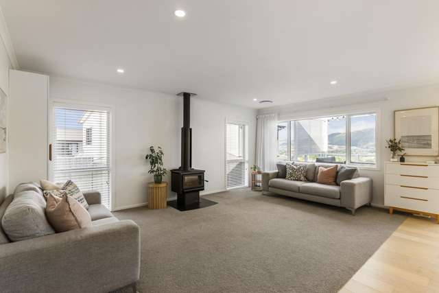 8 Opaoa Way Aotea_1