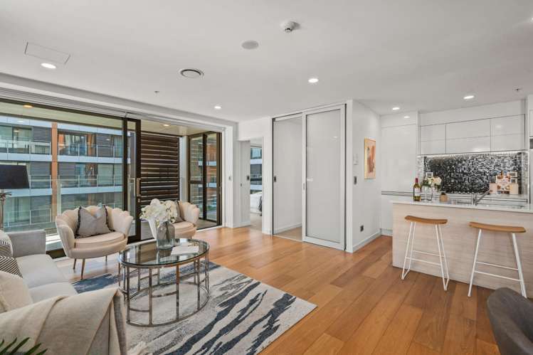 210/10 Lion Place Epsom_5