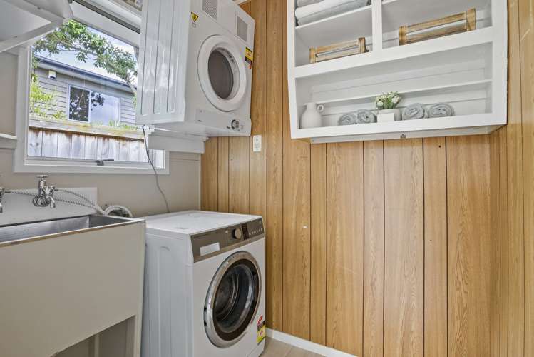 86 Aeroview Drive Beach Haven_12