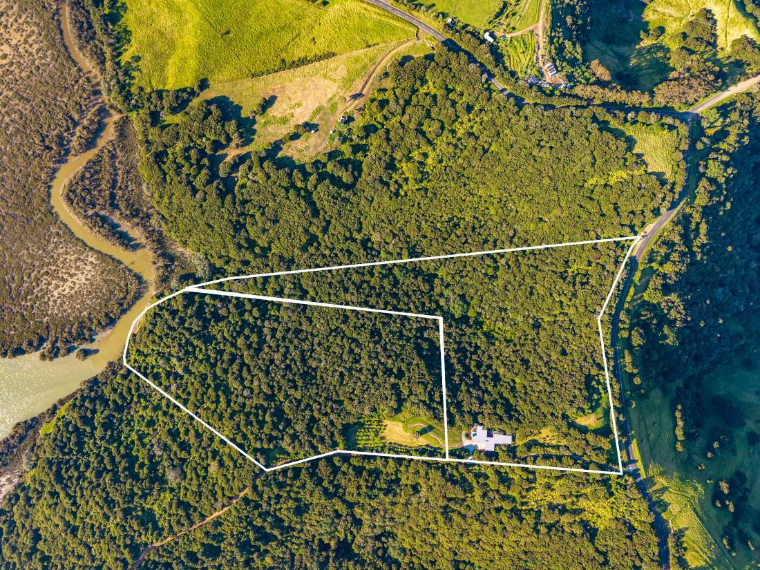8 and 24 Te Matuku Point Lane, Orapiu, Waiheke Island