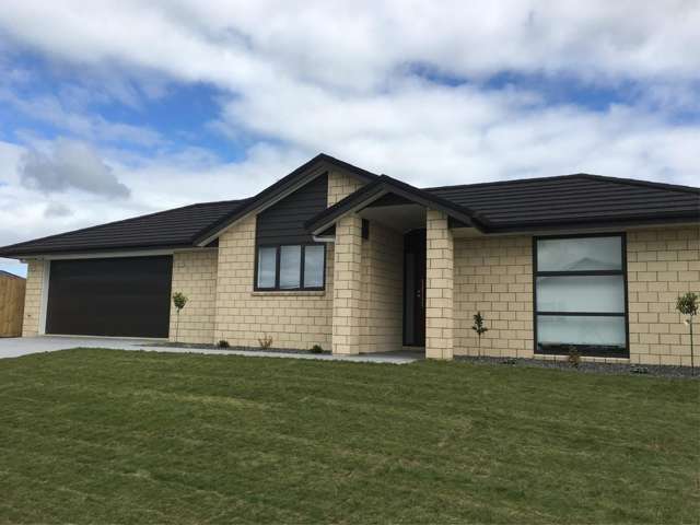 Executive Home In Private Location