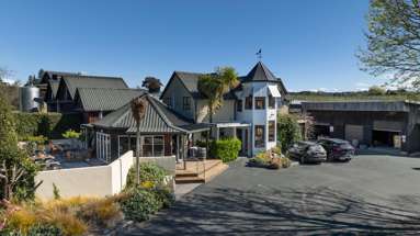 12 Sunrise Road_1