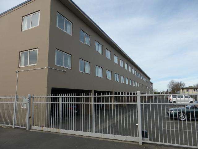 ** WARM, MODERN, 2 BEDROOM APARTMENT **