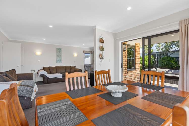 9 Bandon Grove Bell Block_10