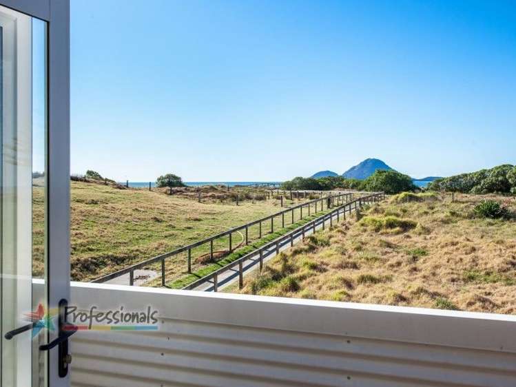 5 Esplanade Rise Coastlands_9