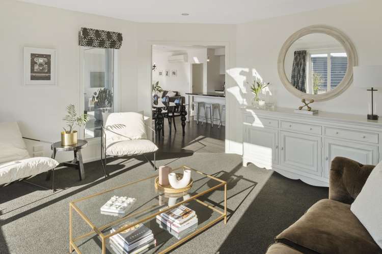 90 Washbourn Drive Richmond_7