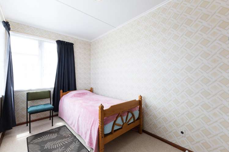 24 Clyde Crescent Roslyn_13