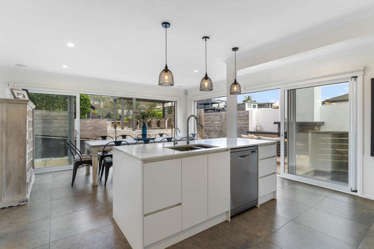 6 Crossland Place Maraetai_9