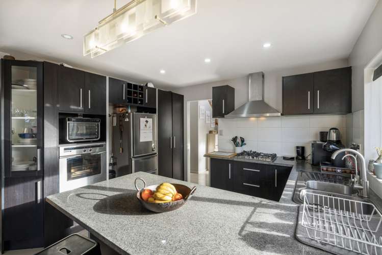 13 Riverglade Parkway Te Atatu South_7