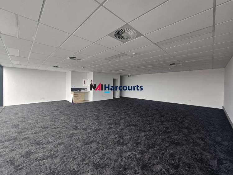 2/5 Northside Drive Westgate_6