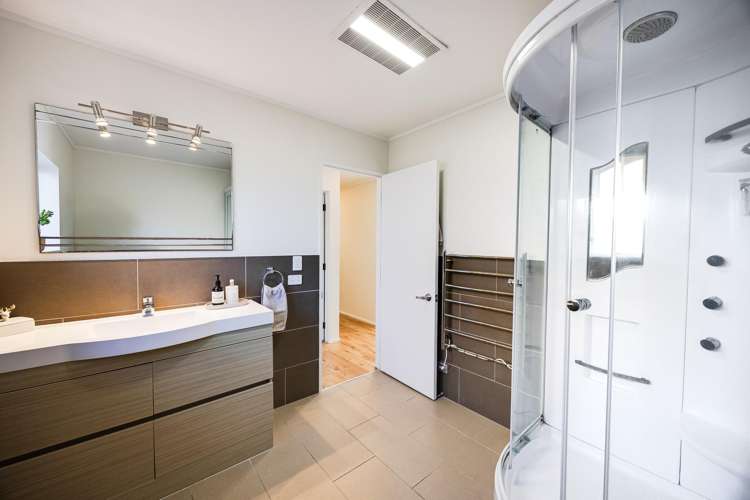 5 Shadon Place Stanmore Bay_8