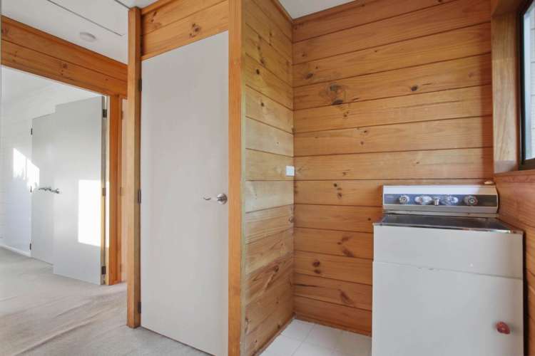 13 Valerie Crescent Okura_23