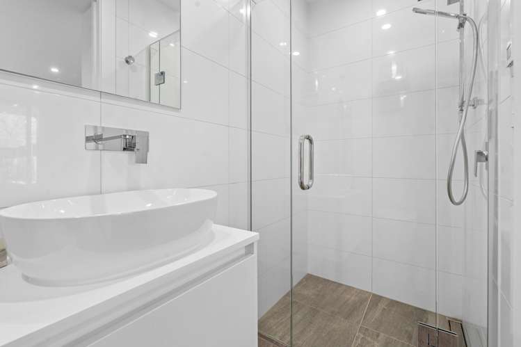 Apt 49 Marina Terrace, 65-95 Lakeside Road Wanaka_13