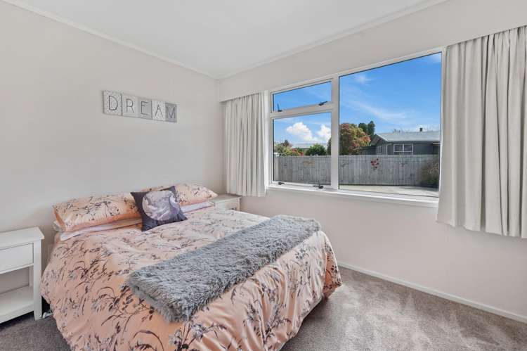 19 Alison Street Mangakakahi_12