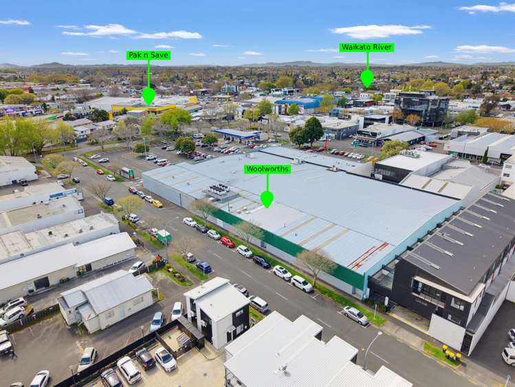 2/17 Vialou Street Hamilton City Central_18