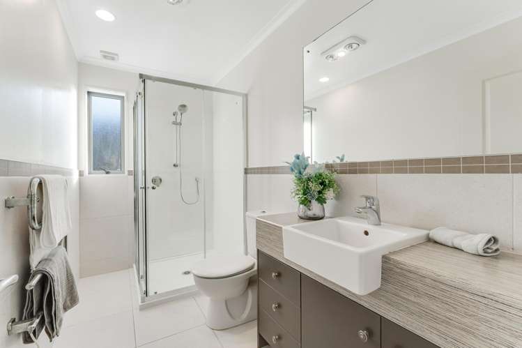 5 Woolaston Place Flat Bush_13