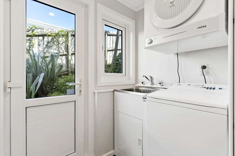 1/7 Colmar Road Mellons Bay_15