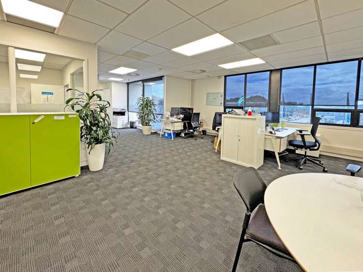 8 George Bourke Drive Mt Wellington_9