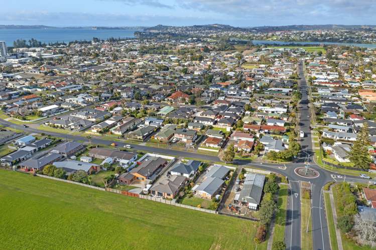 99 Florence Avenue Orewa_21