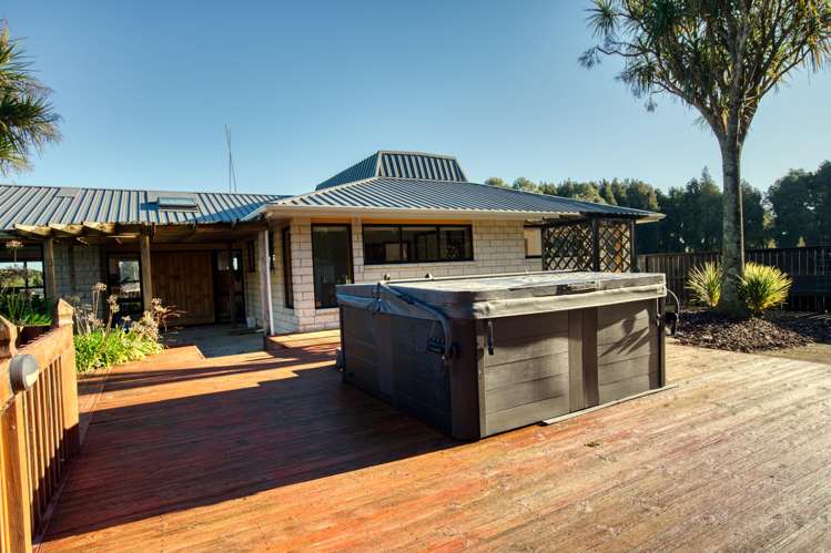 169 Coulson Road Paroa_33