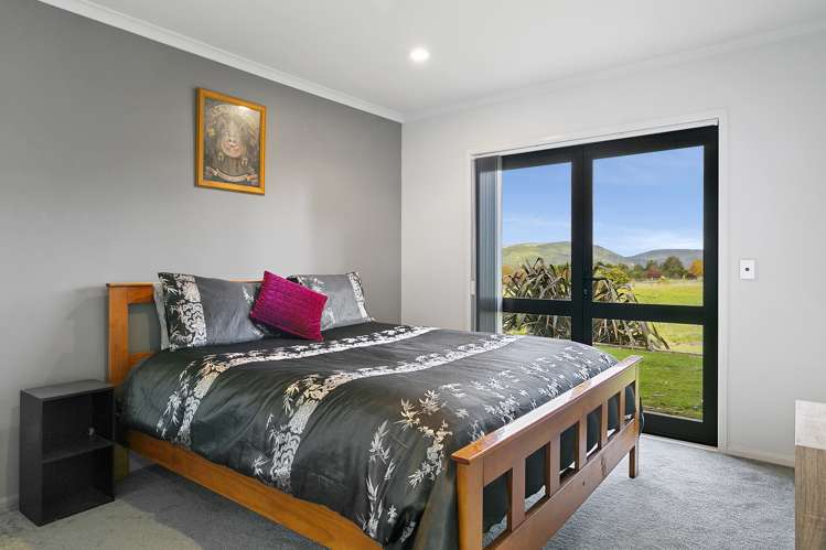 4/864 Whangamata Road Kinloch_21