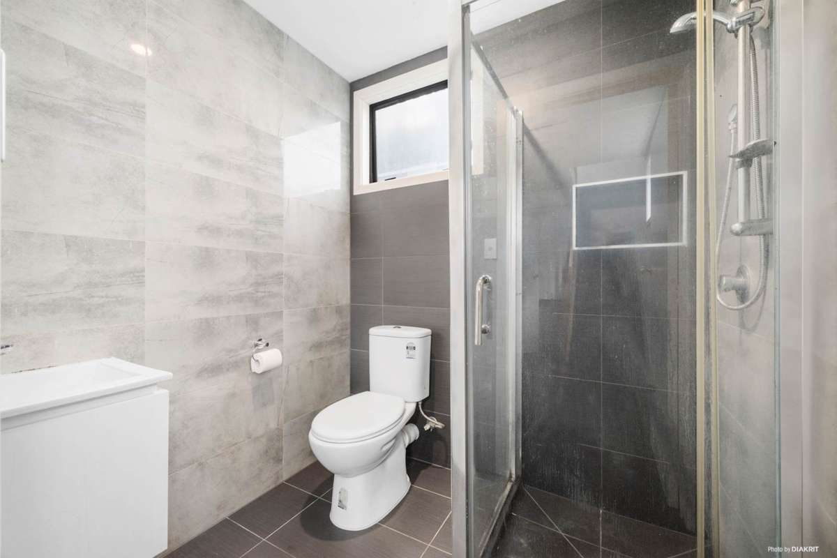 2/455 Glenfield Road_5