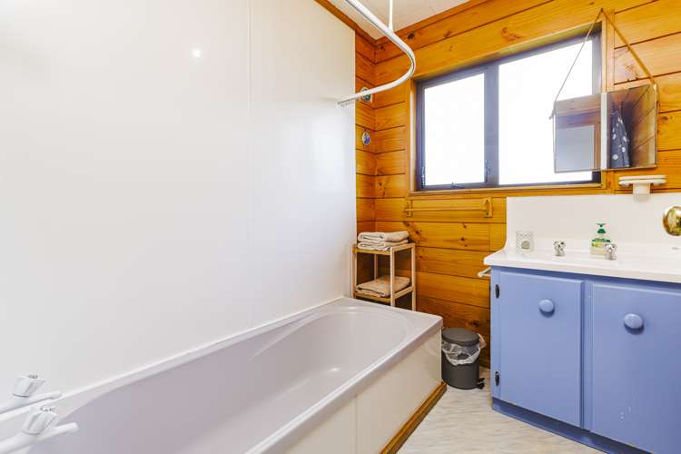 2/4 Bunnythorpe Road Papakura_11