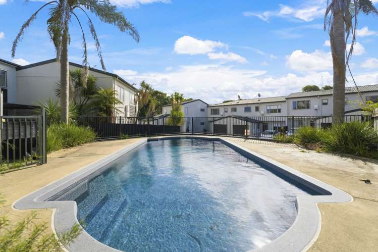 2/38 Fields Parade Oteha_12