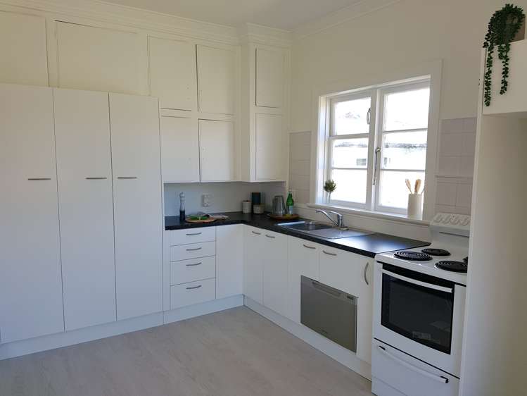 31c Grimsby Grove Wainuiomata_6