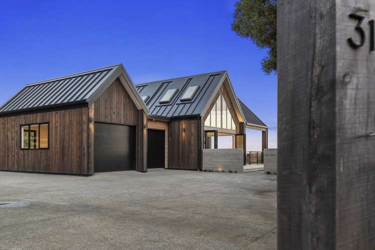 31 James Paige Lane Riverhead_16