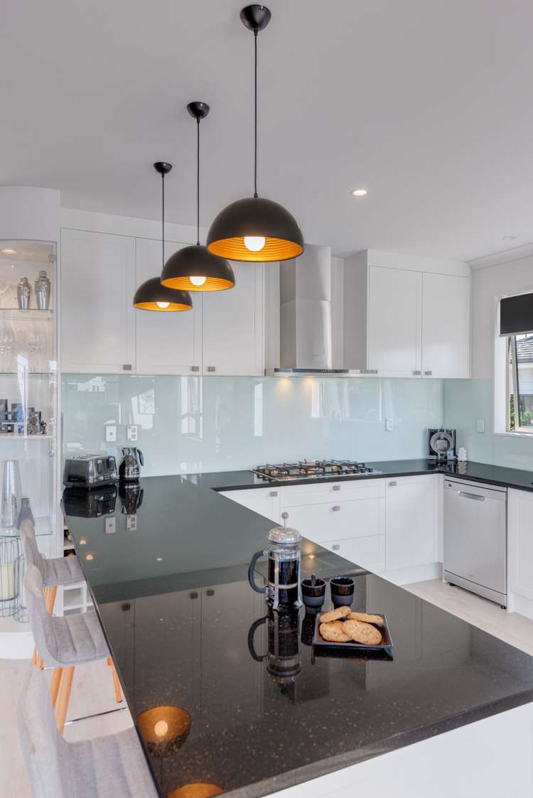 5 Defender Crescent Beachlands_9