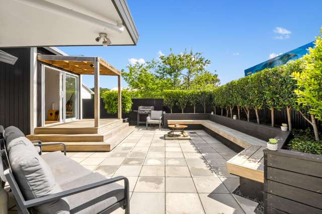 Summer Stunner in Onehunga