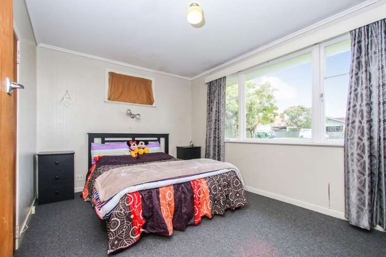 27 Flanshaw Road Te Atatu South_6