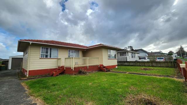 Refurbished 3-Bedroom Family Home - Fully Fenced with Double Garage!