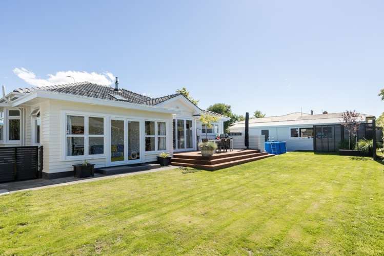 100 Frimley Avenue Frimley_15