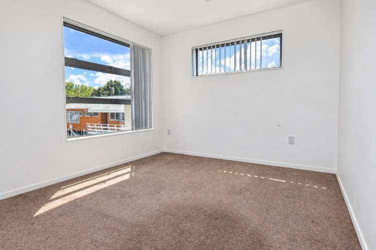 62B Royal Road Massey_10