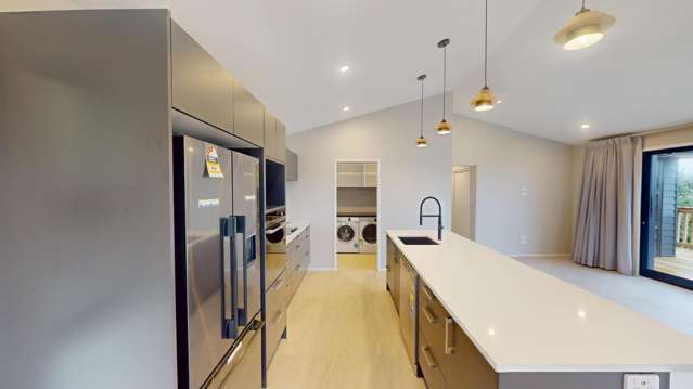 41 Mowhanau Drive 11473_1