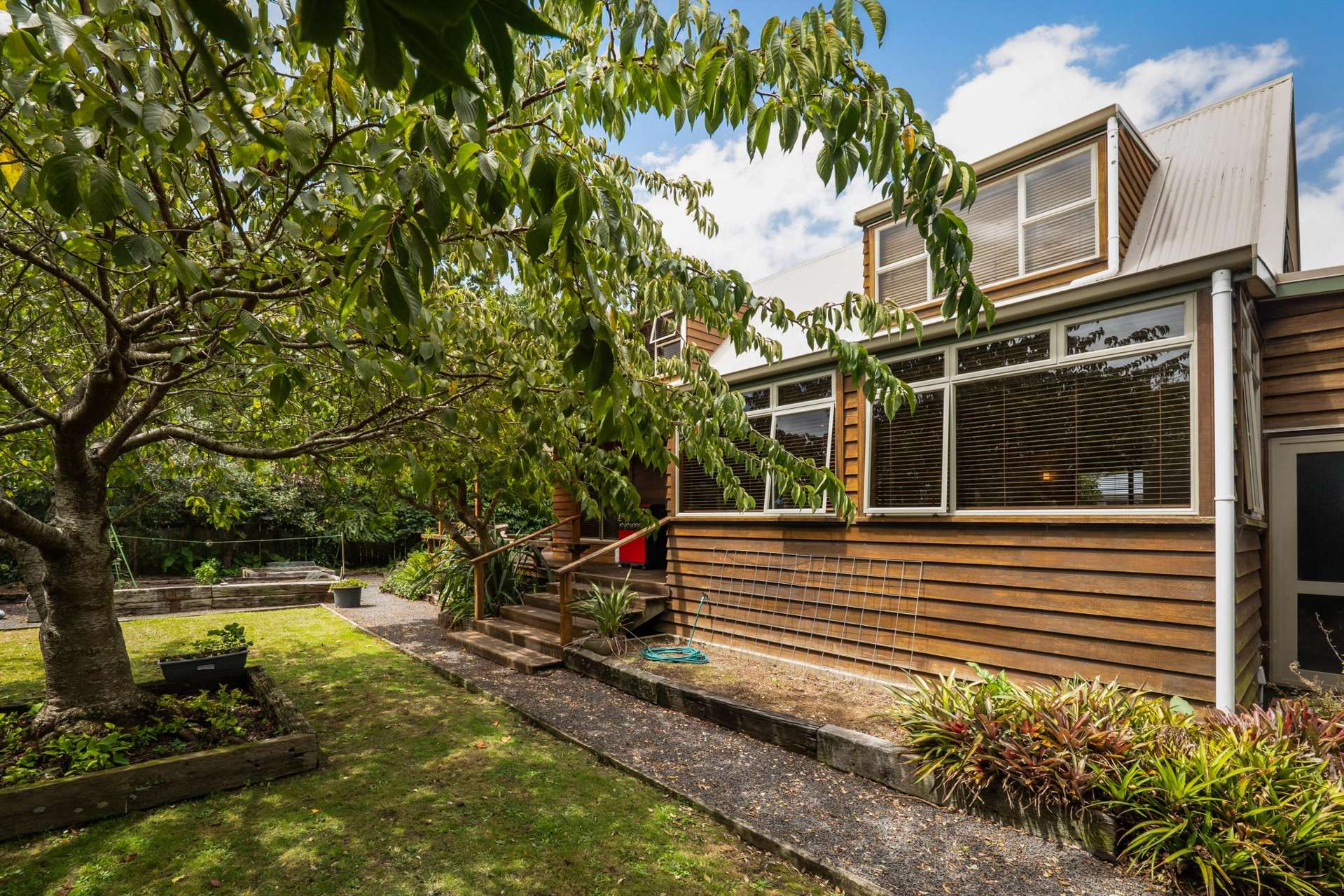 207 Jellicoe Lane Thames_0