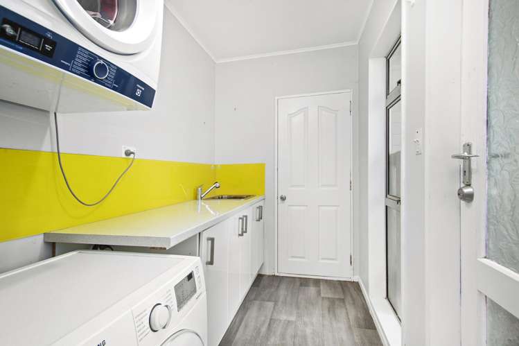 202 Dowse Drive Maungaraki_15