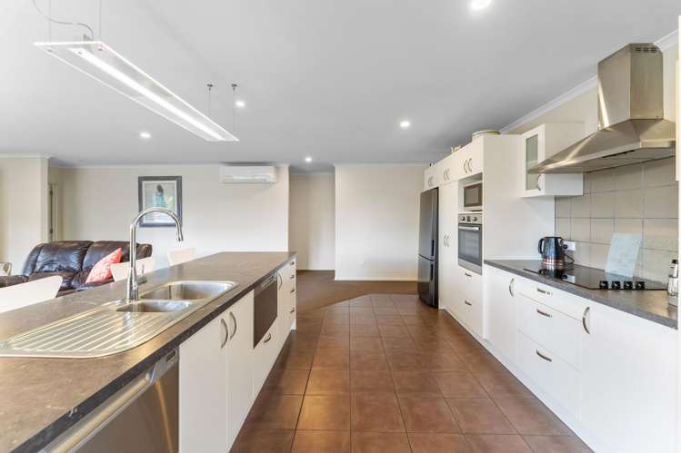 16 Wanderers Avenue Brightwater_11