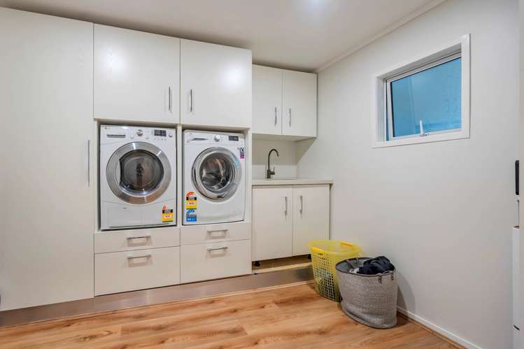 18 Claude Road Hill Park_26