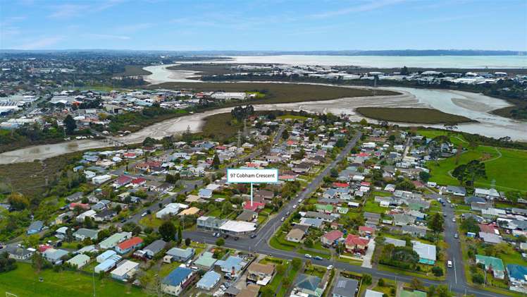 97 Cobham Crescent Kelston_6