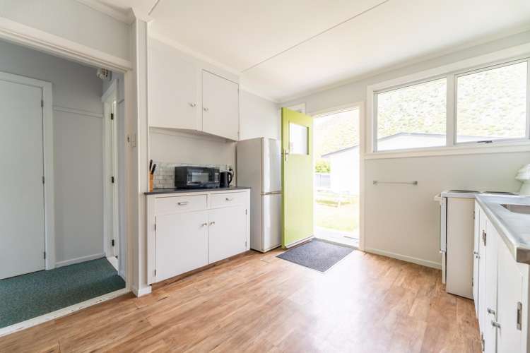 83 Bledisloe Street Kurow_24